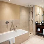 Vier Jahreszeiten Hotel 4*