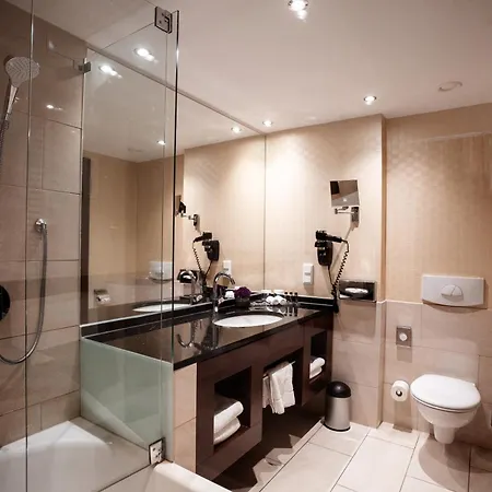 Vier Jahreszeiten 4*