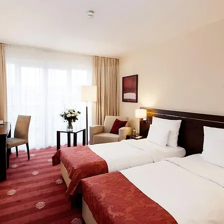 Vier Jahreszeiten Hotell 4*