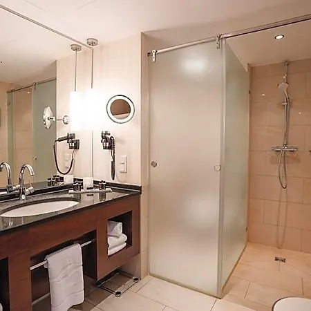 Vier Jahreszeiten Hotel 4*