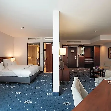 Hotel Vier Jahreszeiten 4*