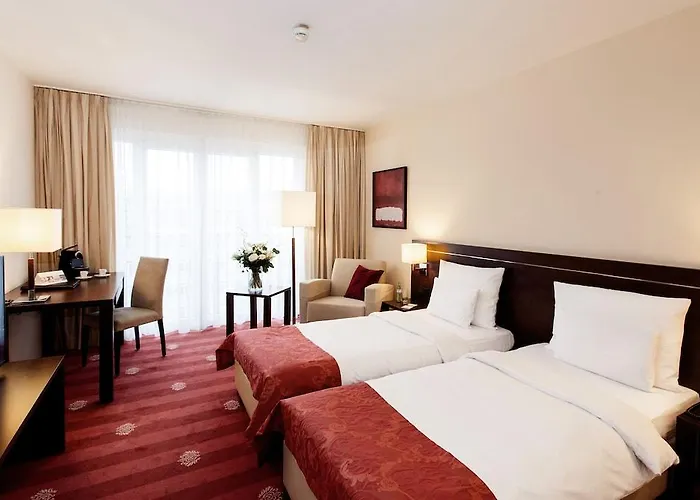 Vier Jahreszeiten Hotel 4*