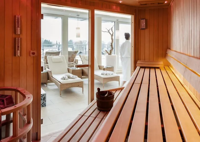 Vier Jahreszeiten Hotel 4*