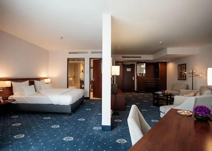 Vier Jahreszeiten Hotel